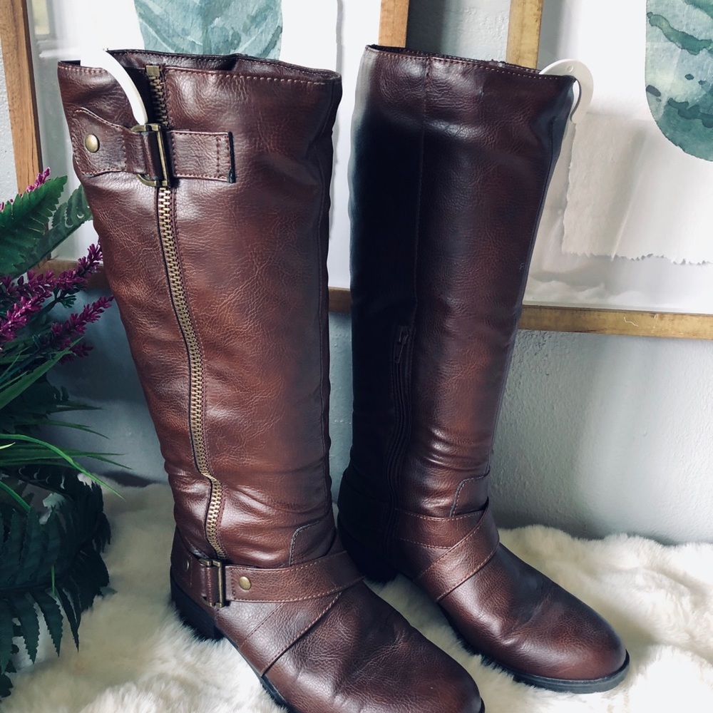 Kohl's Croft & Barrow "Delta" Riding Boots in the color Cognac Brown size  7.5